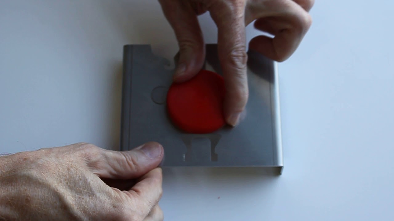 Fastening solutions | Plastic part to metal plate