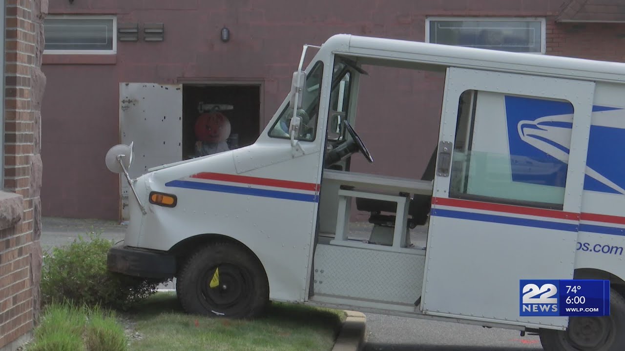Westfield mail carrier arrested for DUI after crash in East Longmeadow