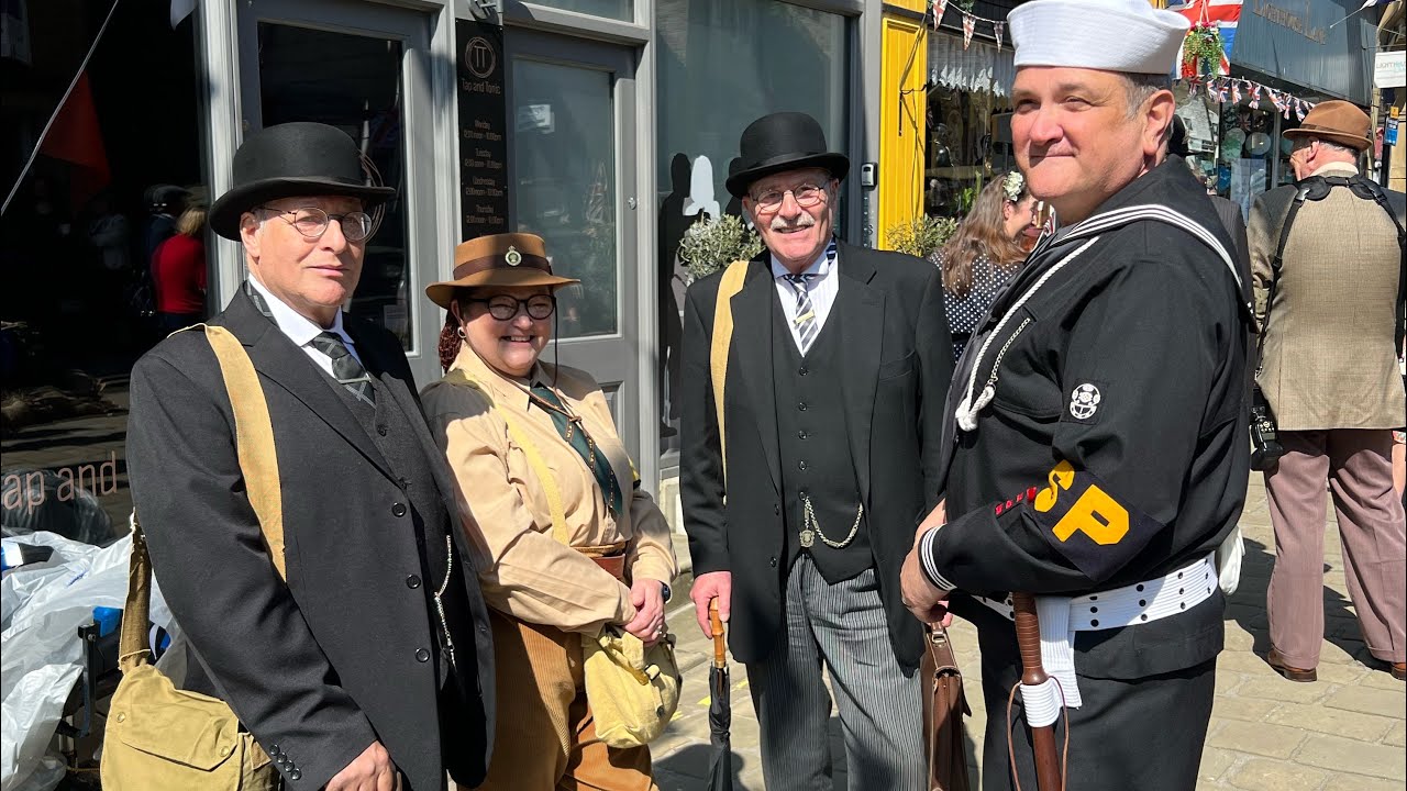 Best of vintage outfits and World War Two re-enactors at Haworth 1940’s Weekend