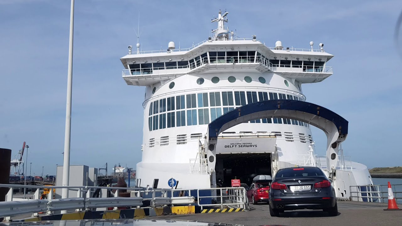 Wjazd na prom . Dunkierka 2.06.2019 DFDS ferry ship