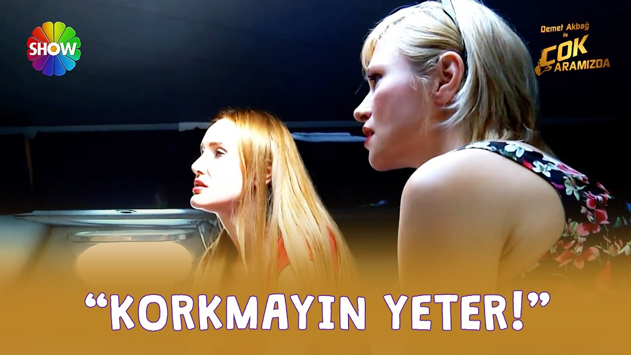 Meral Kaplan ve Seçkin Piriler odaya kitlendi! Demet Akbağ ile Çok Aramızda 8. Bölüm