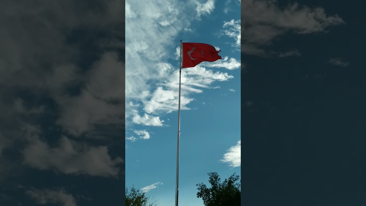 Bayrağım🇹🇷🇹🇷❤🤍 #turkishflag #turkiye #nemutlut&uuml;rk&uuml;mdiyene #keşfetbeni&ouml;ne&ccedil;ıkar