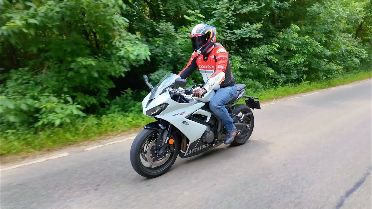 Triumph Daytona 660 - a várva várt rokon...