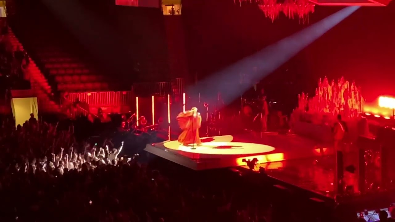 “Choreomania” Florence & The Machine Live @MSG, NY 9.16.22