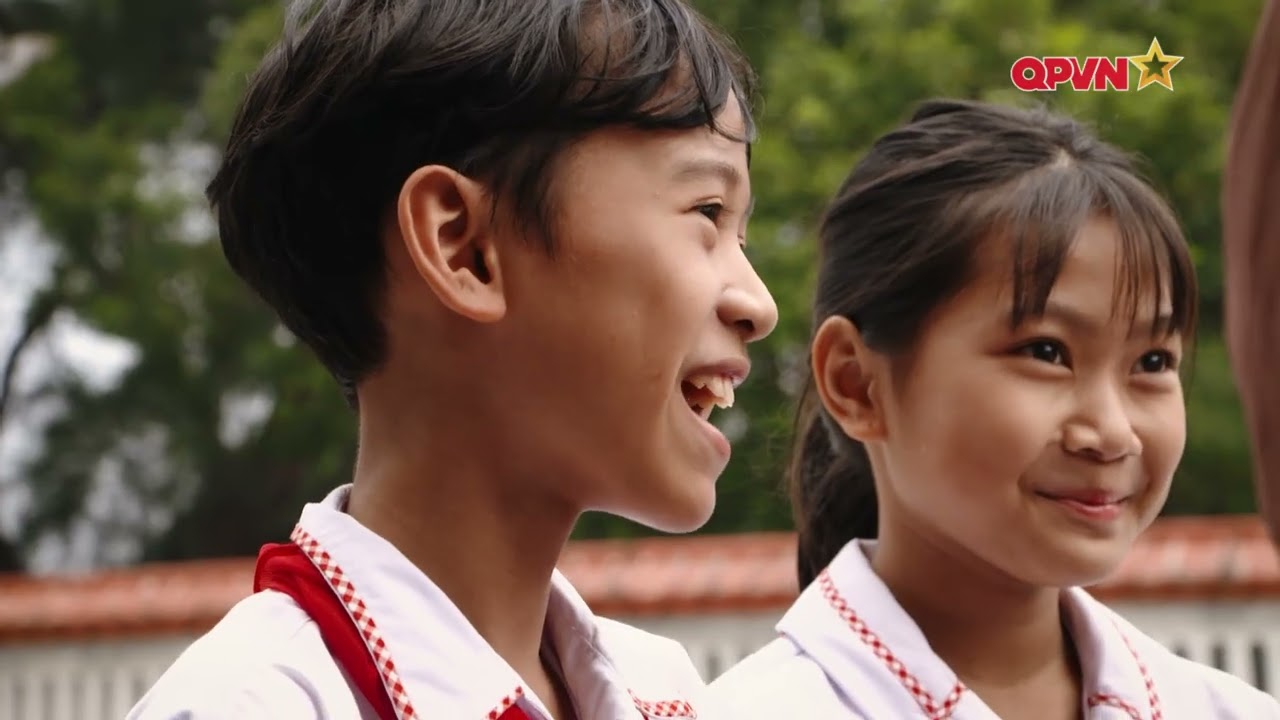 DÒNG SÔNG VẪN CHẢY - TẬP 1