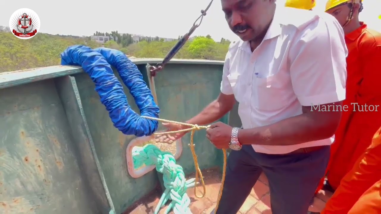 Ship's mooring rope sending methods