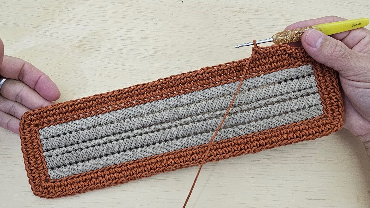 como fazer fundo de bolsa para bolsa de crochê/ base para bolsa de crochê com tela plastica