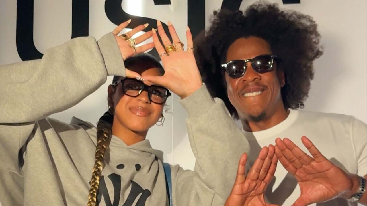 Blue Ivy Is Dad JA&Yuml;-Z&rsquo;s Ultimate HYPE GIRL at His Brooklyn Pop-Up