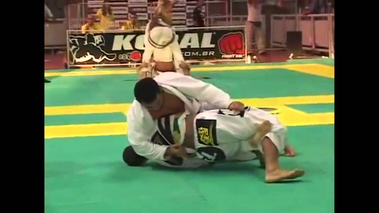Marcelo Garcia half guard top concept