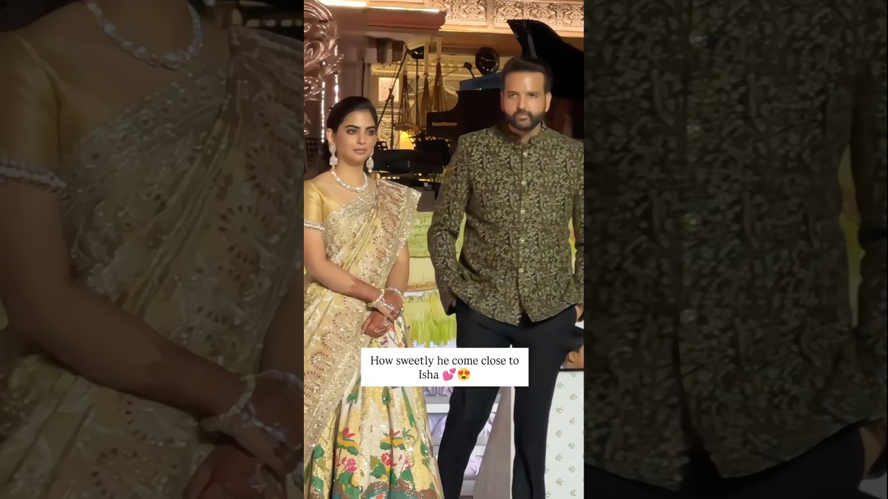 Isha Ambani&rsquo;s Husband Walks Towards Her with Love & Smile 💖 | Pure Grace, True Bonding 💫