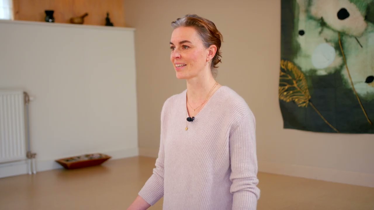 Seated bodyscan with Margot van Essen