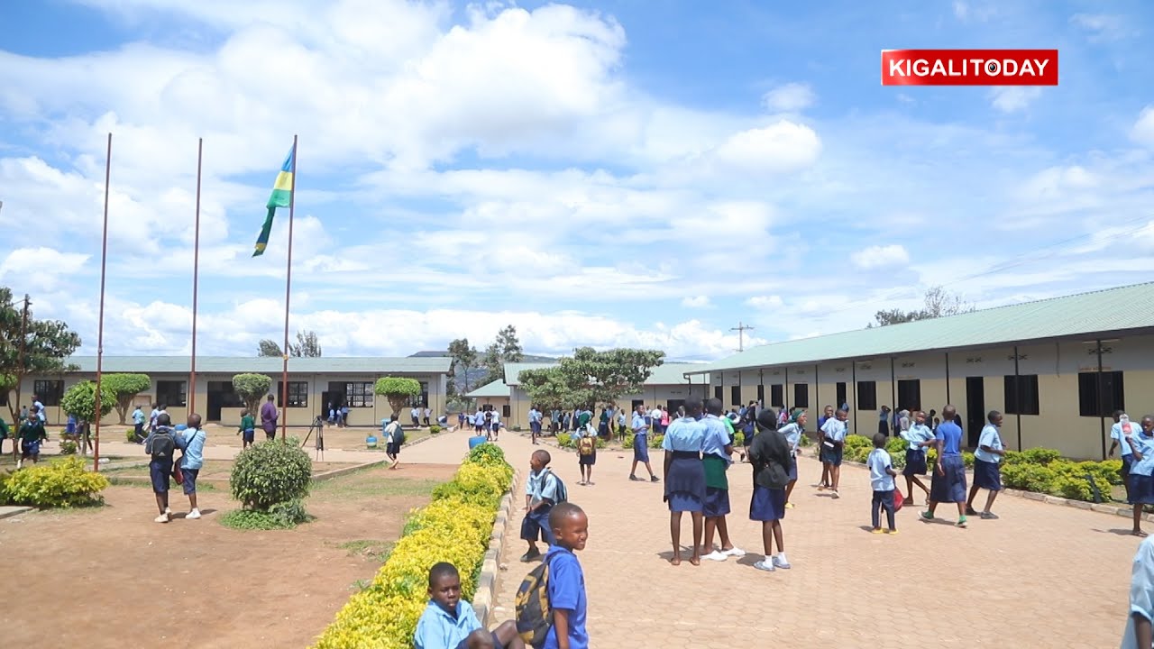 Bakoresha arenga Rwf1.5m ku munsi muri school feeding || G.S Kagugu yugarijwe n'ikibazo cy'ubucucike