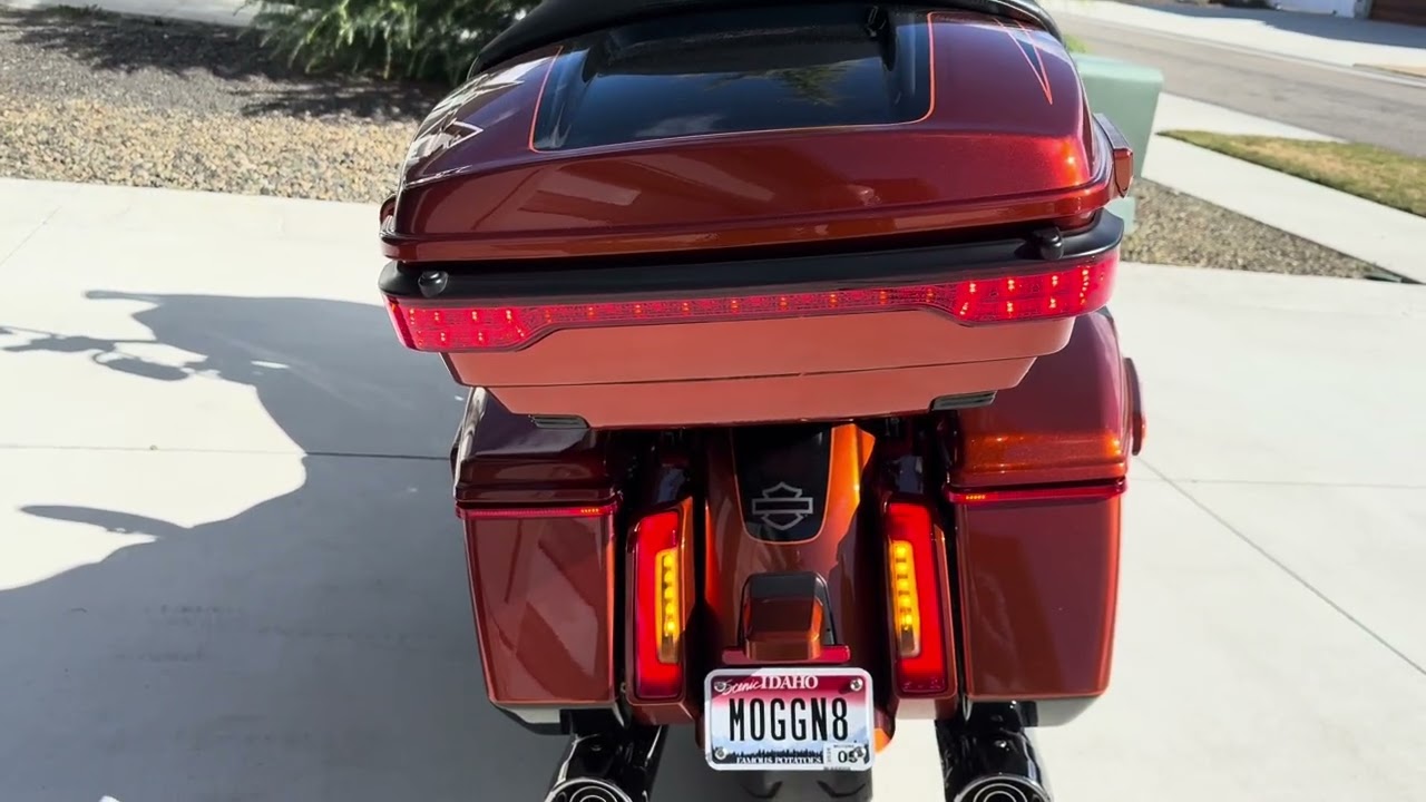 2023 1/2 Harley Davidson CVO Road Glide, 800 miles