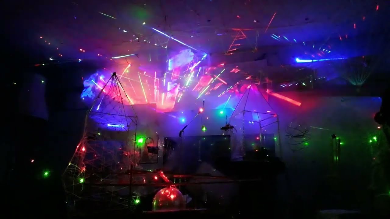Fantasy World 4 - #beamer #hintergrund #lasershow #uv #trancemusic #rap #tekkno #artfreaks #goaparty