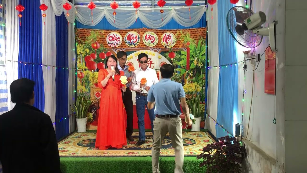 Tan co : Cho moi.                                                Tb : Thanh Tan - Thu Huong 