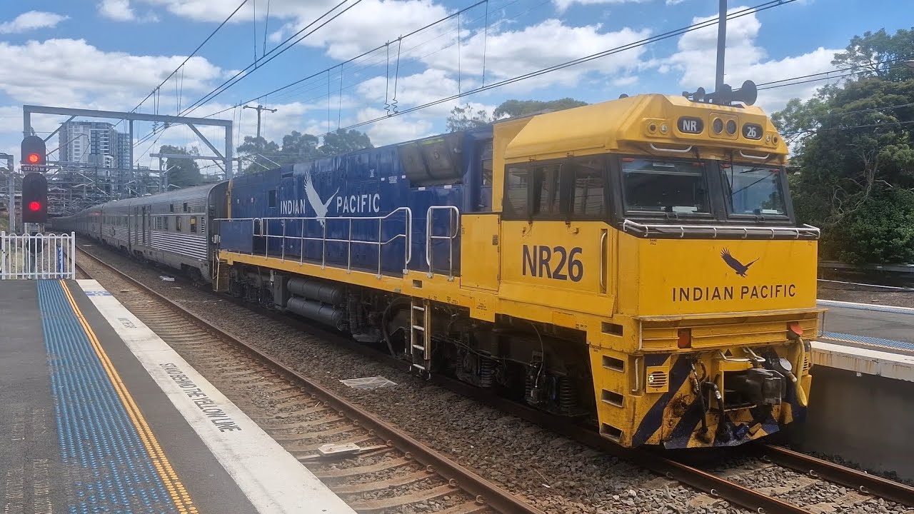 21/01/26 Pacific National JBR Indian Pacific Shuttle HL20 passing Strathfield