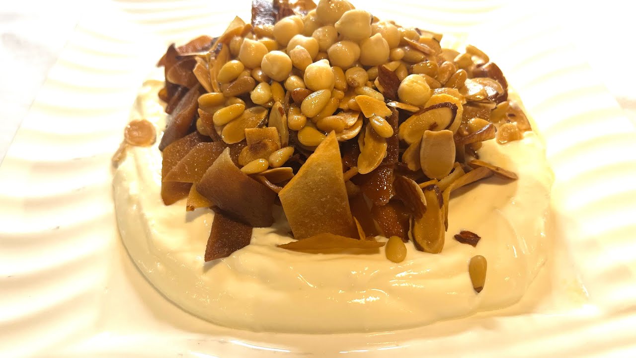 Fatte ( Yogurt combinado con Pan tostado y Frutos secos)