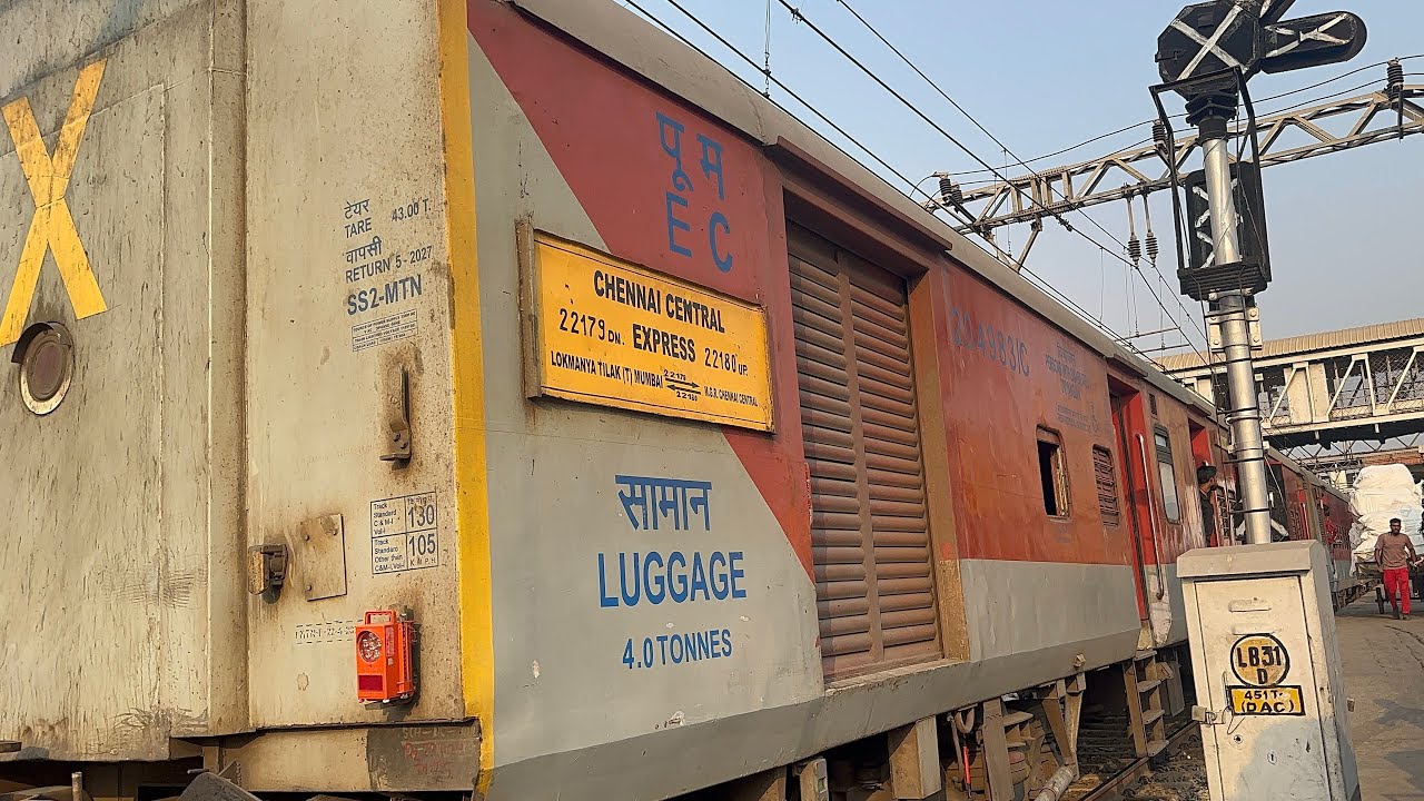 22179 - Mumbai LTT - MGR Chennai Central Weekly SF Express Train arriving at Pune Junction station