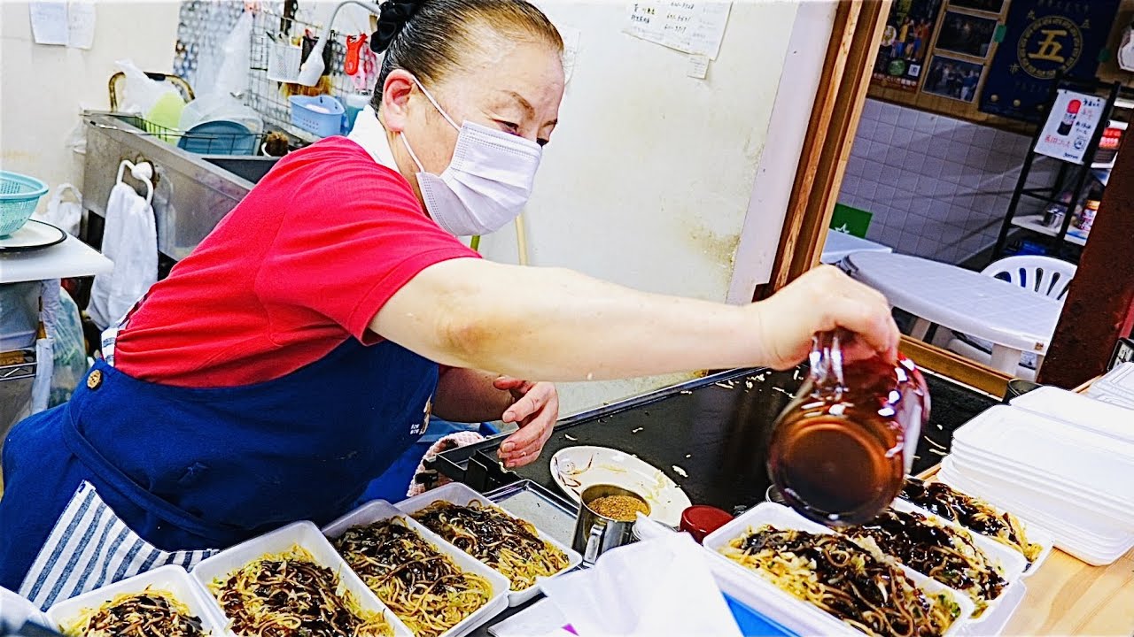 長田の人気屋台そば焼き　いりちゃん　Japanese street Food Yakisoba stall in Kobe
