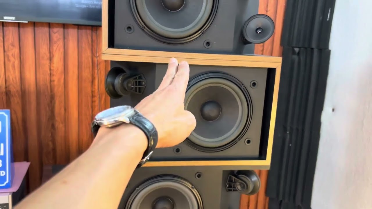 5 đôi loa BOSE 301III seri 3 màu đen và màu vàng Vân gỗ siêu đẹp gân rin trùng seri MEXICO siêu rẻ