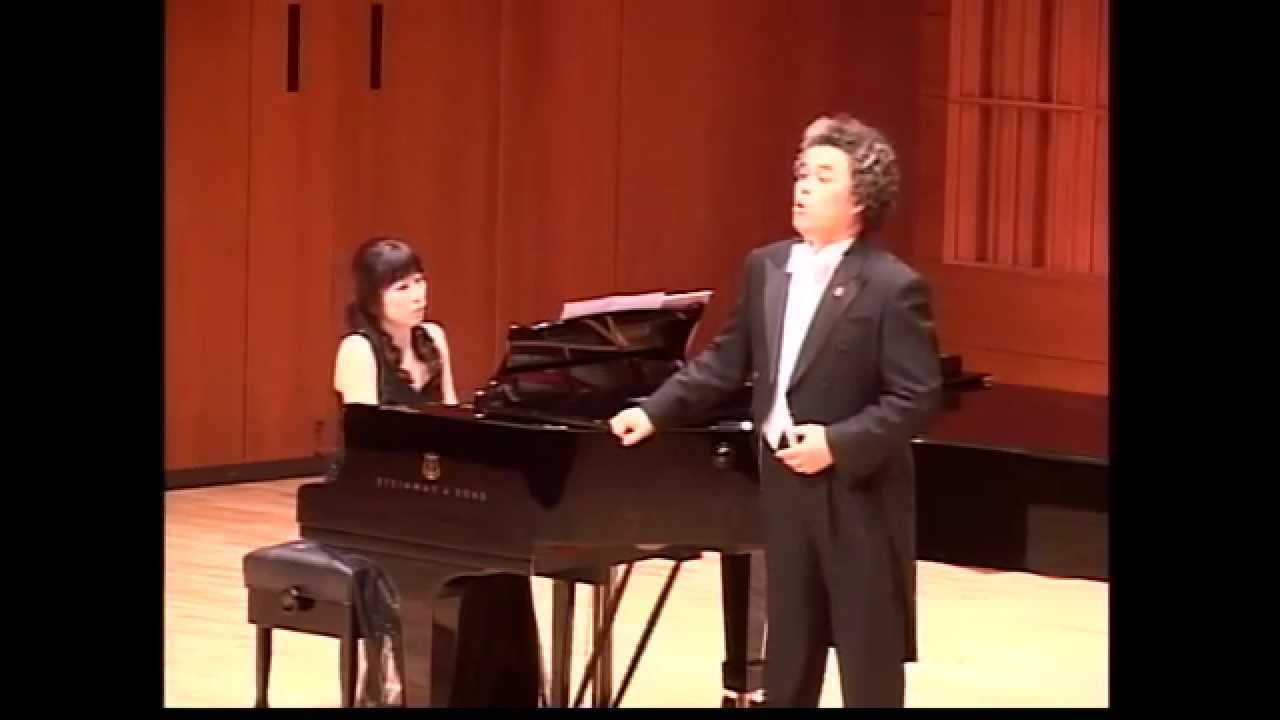 김성태- 동심초, 임긍수- 그대 창밖에서.  테너 문익환