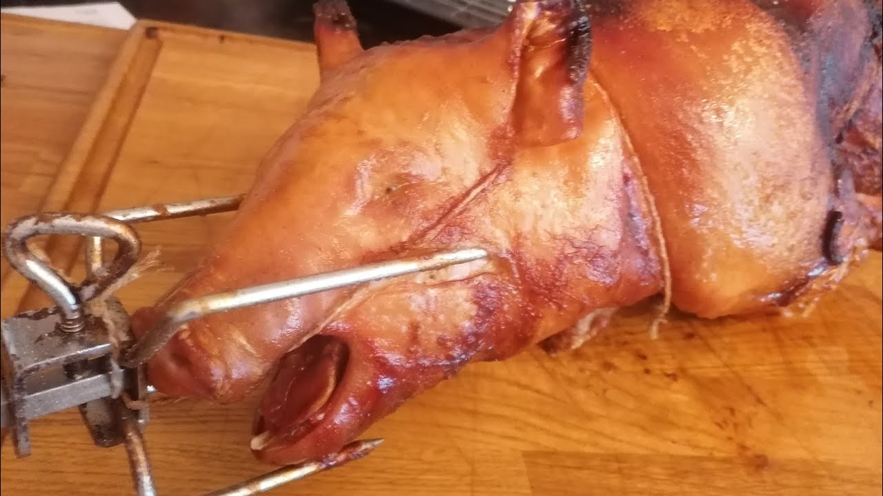 Suckling pig on the Weber .