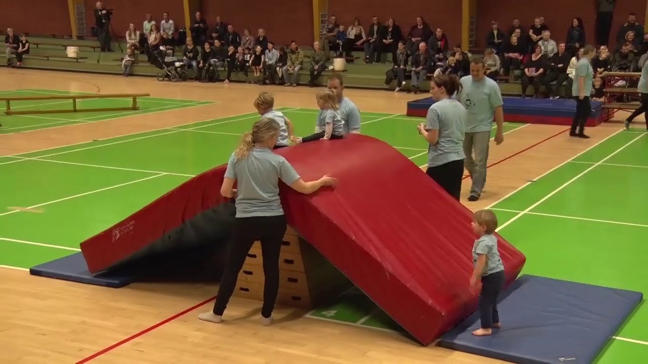 BR66 Gymnastikopvisning 26/03-2017 i Langeskovhallen - Forældre og børn.
