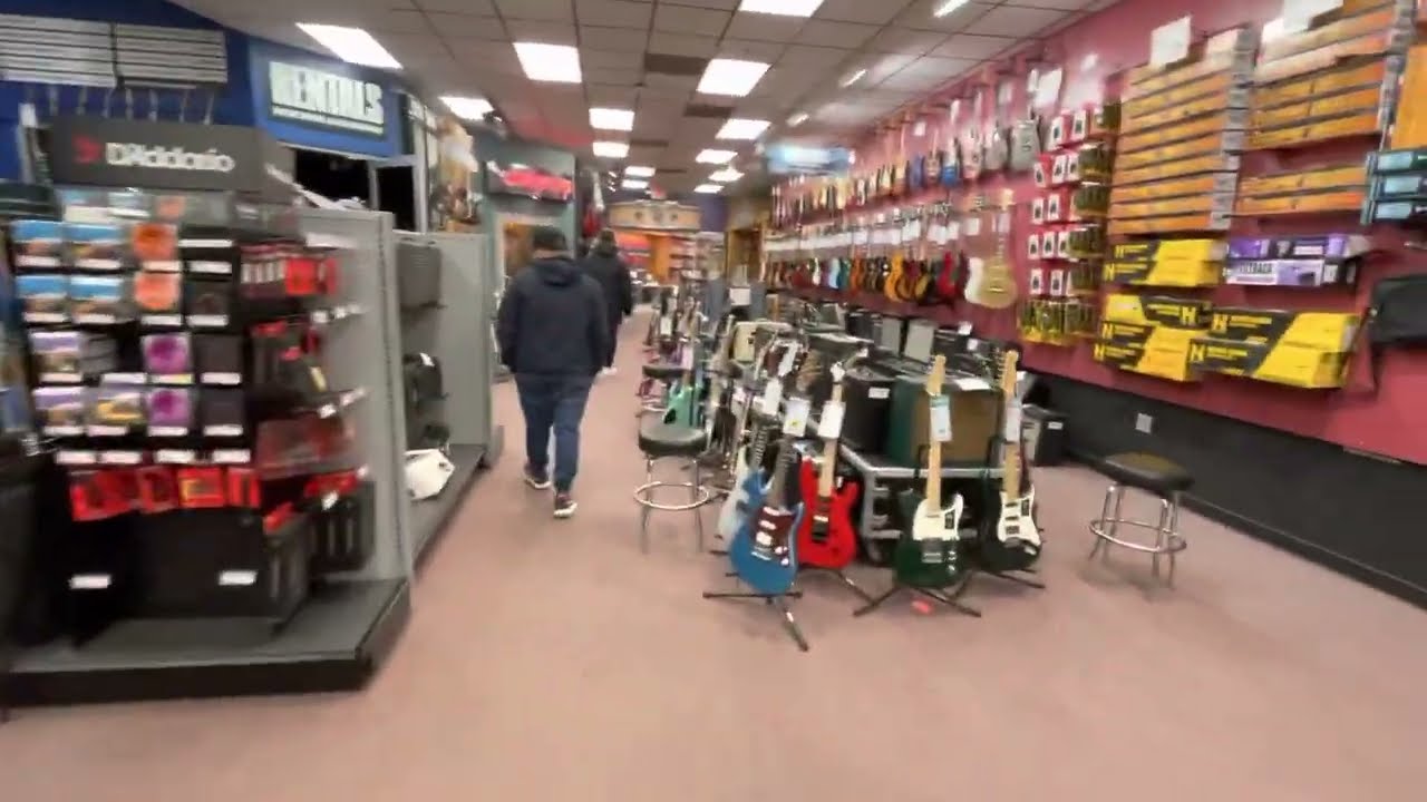 PRIMERA VEZ VISITANDO UNA TIENDA DE INSTRUMENTOS MUSICALES EN 🇺🇸