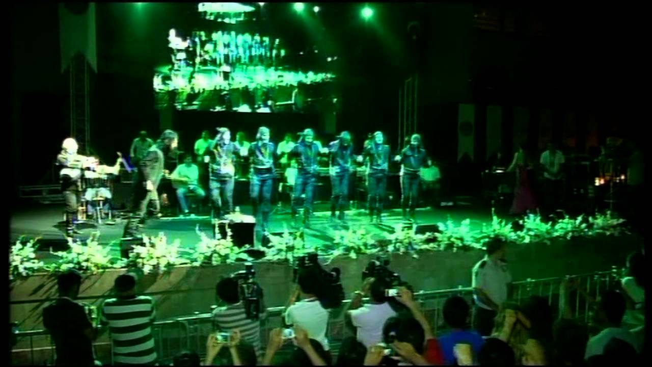 28 Mayis 2013 Sevval Sam Alanya Konserinden - Samet Kölemen ve Grup Yoroz