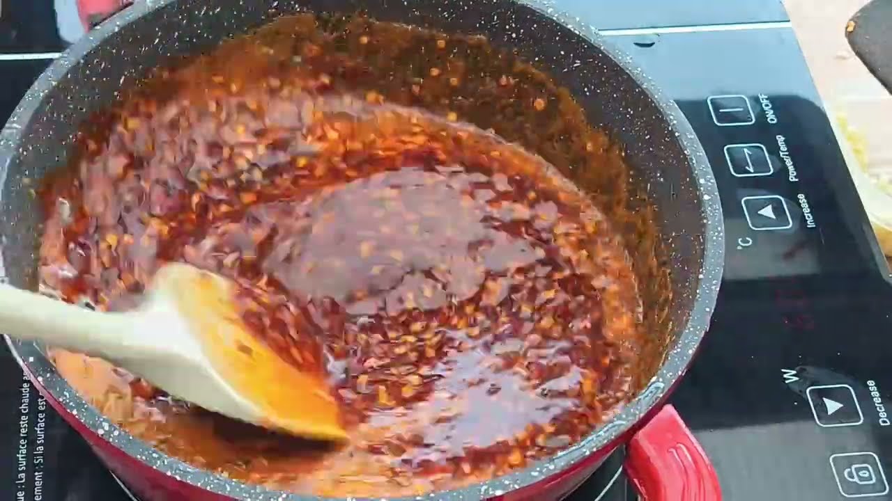 Cette huile pimentée maison va transformer tous tes plats 🌶️ recette facile