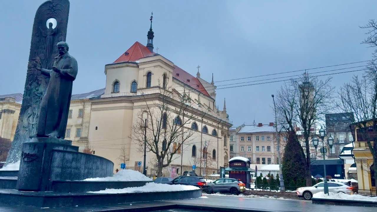 Ожеледиця у Львові. Як Львів бореться з ожеледицею #львівяквінє #lvivskijbatyar #львів #новини 