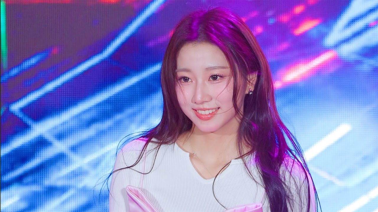 251031 USPEER (유스피어) 다온 DAON :  Telepathy 무대 @ 석촌호수 루미나리에 축제 개막식 | Plumia (4K 60p)