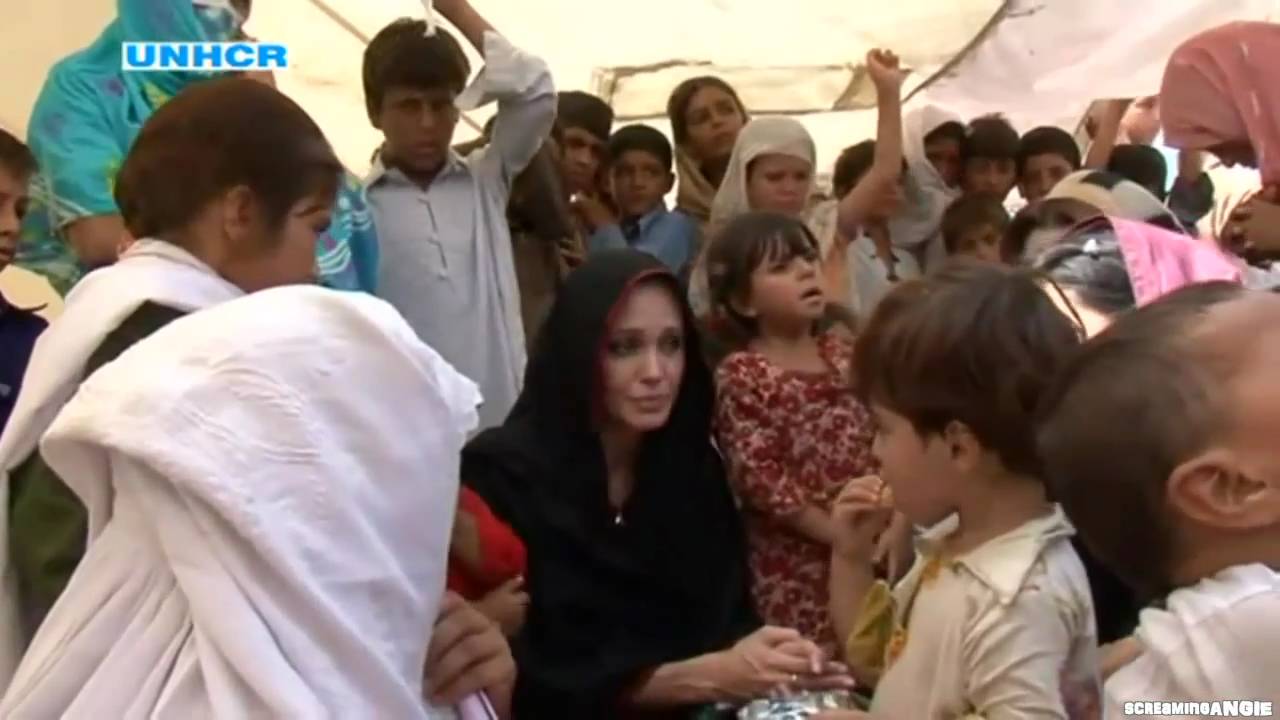 ANGELINA JOLIE VISITS PAKISTAN 'UNHR