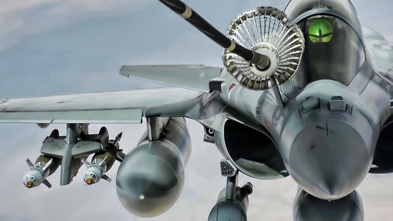 Strike Aircraft Air Refueling Over Iraq