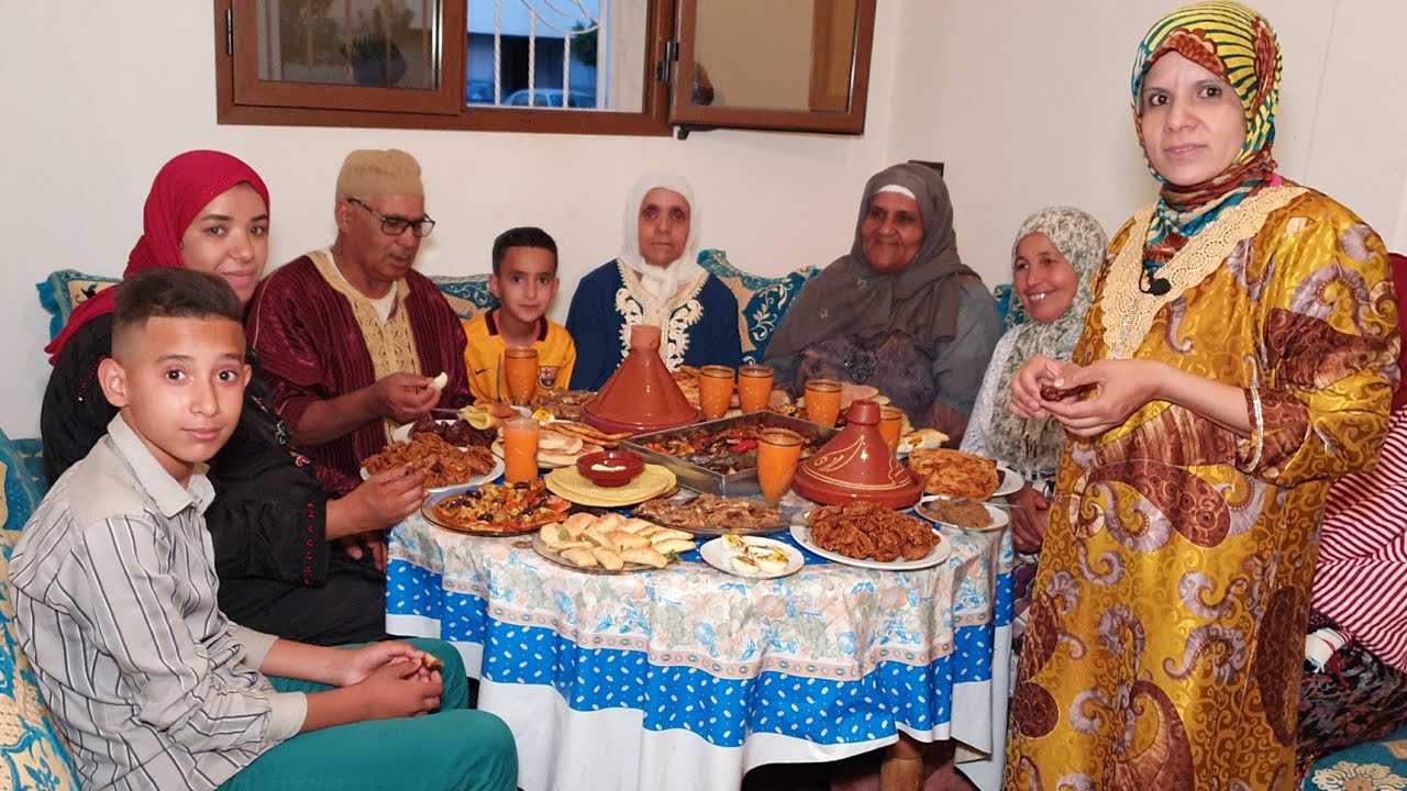 فرشها😂 فطور يوم 18 رمضان مع نادية بنت لالة حادة
