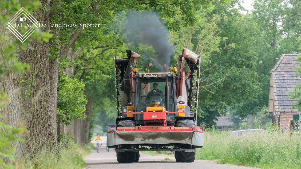 Mowing grass 2020 | Renault 133.54 TZ with Kuhn Triple | J v/d Brink