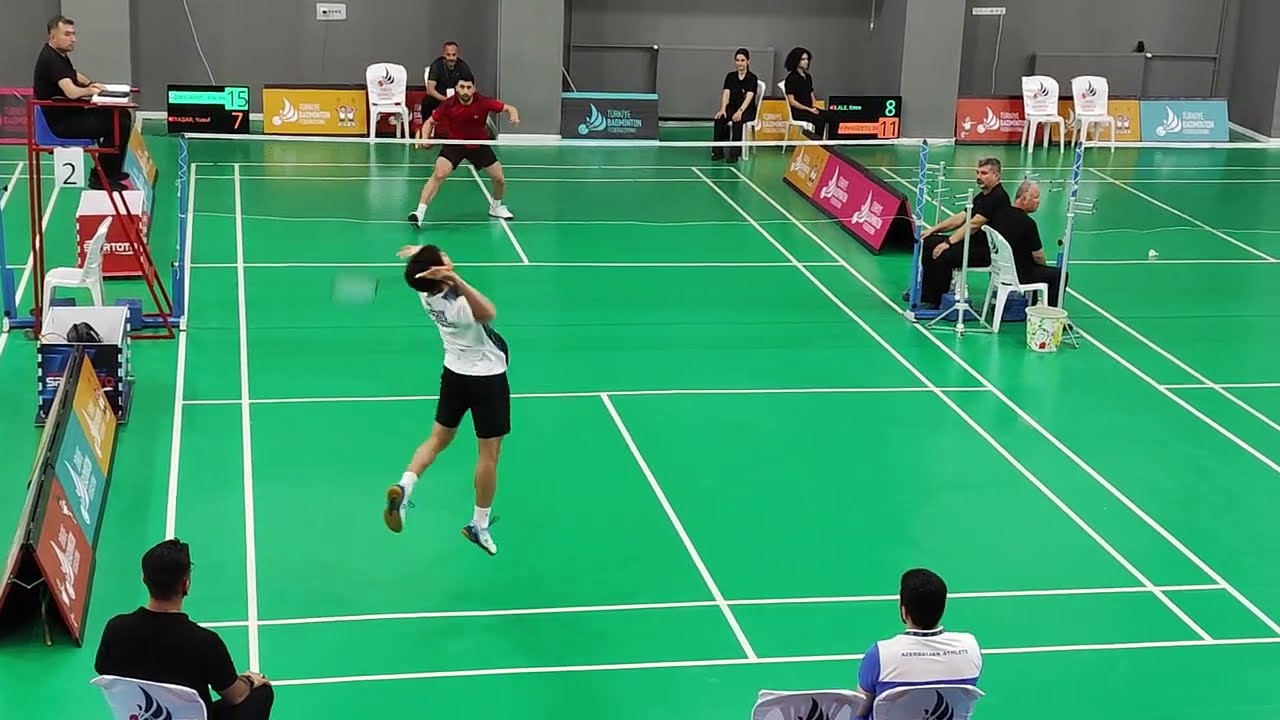 Türkçe konuşan devletler badminton şampiyonası tek erkekler yarı final maçı Azerbaycan- Türkiye.
