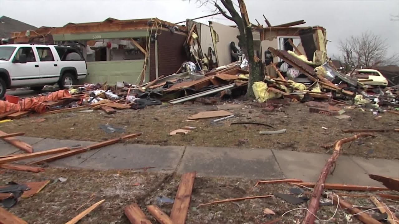 'Gut-wrenching': OKC neighborhood suffers damaging tornado, Oklahomans helping