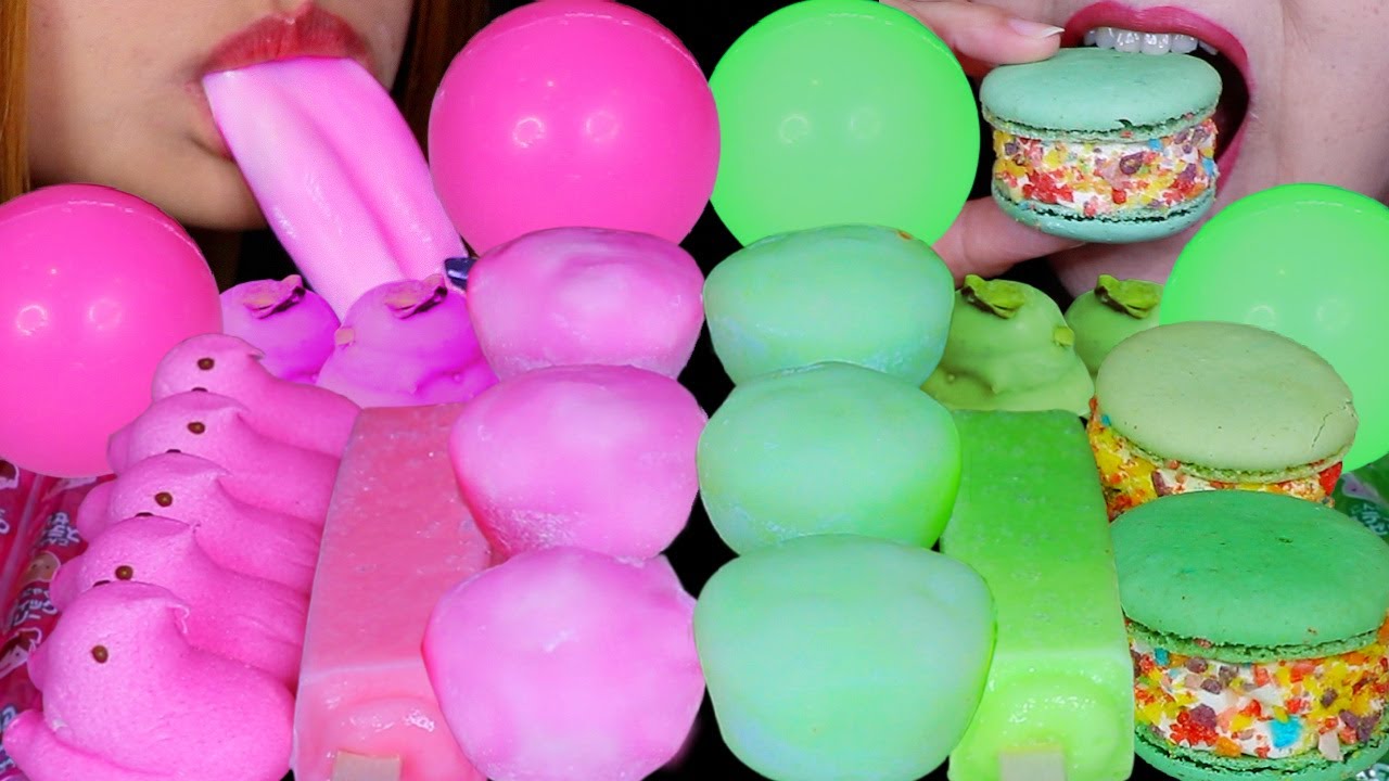 ASMR PINK VS GREEN DESSERTS! MOCHI ICE CREAM, CHOCOLATE BOMB BALL, PEEPS MARSHMALLOW, BIG MACARON 먹방