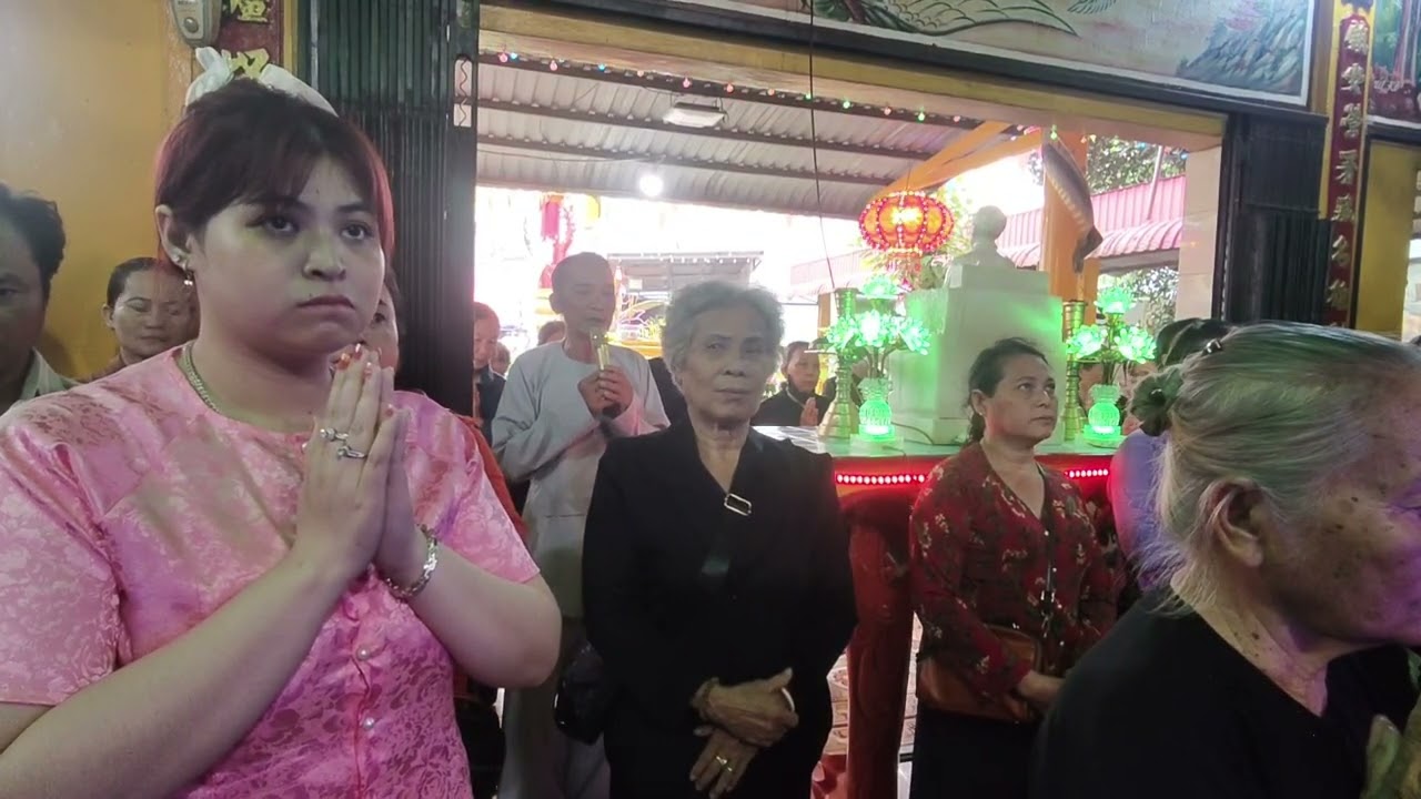 Mời quý vị cùng viếng 4 ông thẻ 