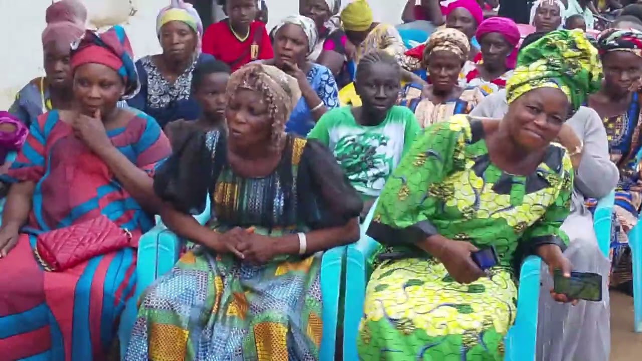 Orchestre vie nouvelle O.C.M Congo de MAPANGU. AVEC Fr Laurent