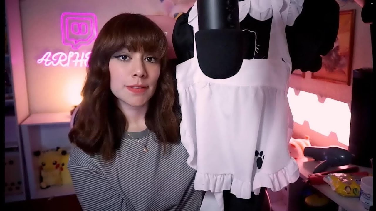 ASMR - TE PREPARO PARA TU CONVENCION DE ANIME: MAID UwU