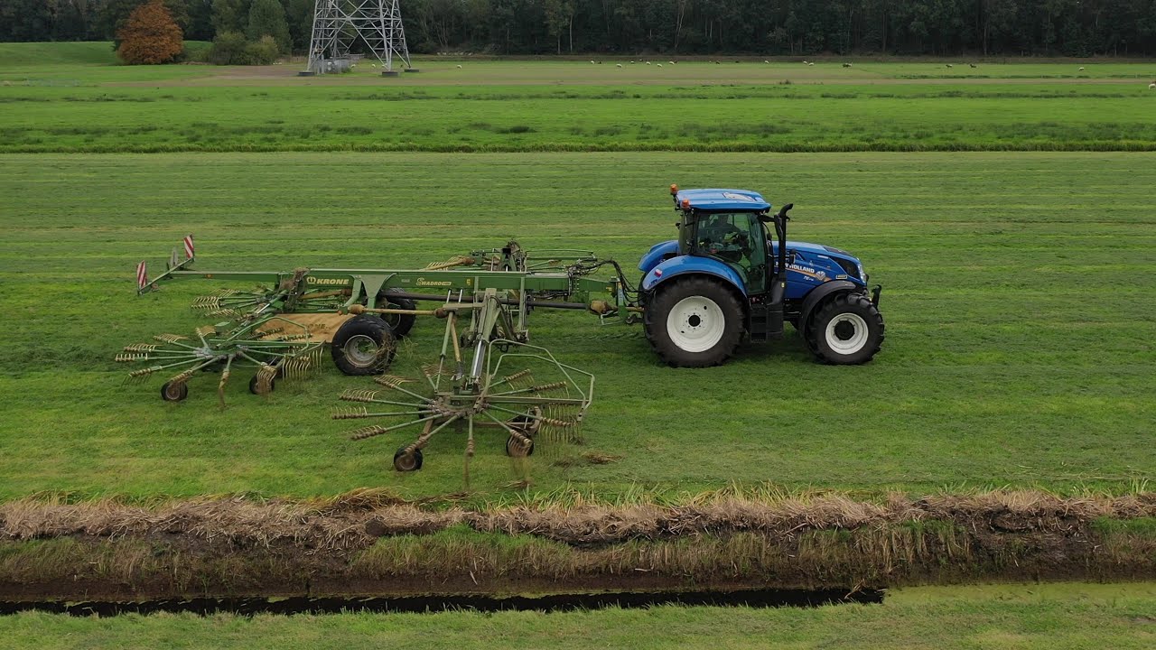 De Krone Swadro 1400 aan het werk bij Loonbedrijf G Linck uit Naarden