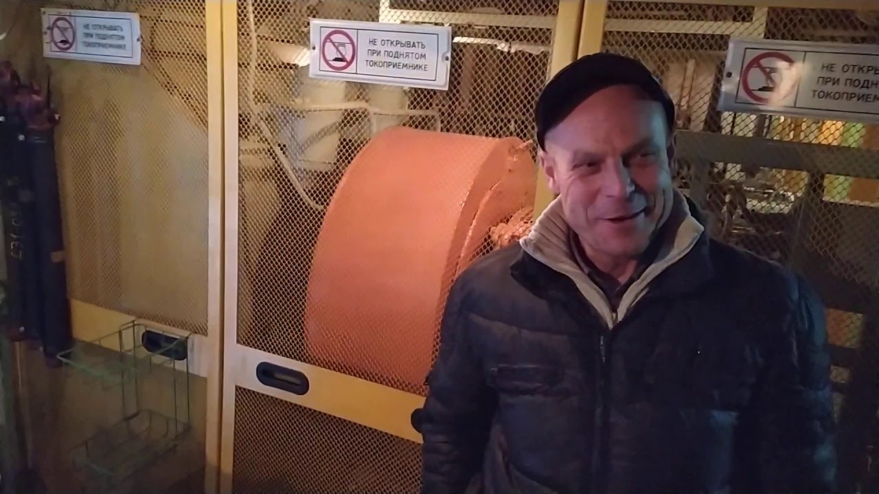 Экскурсия по кабине и машинному отделению ДЭ1-037
