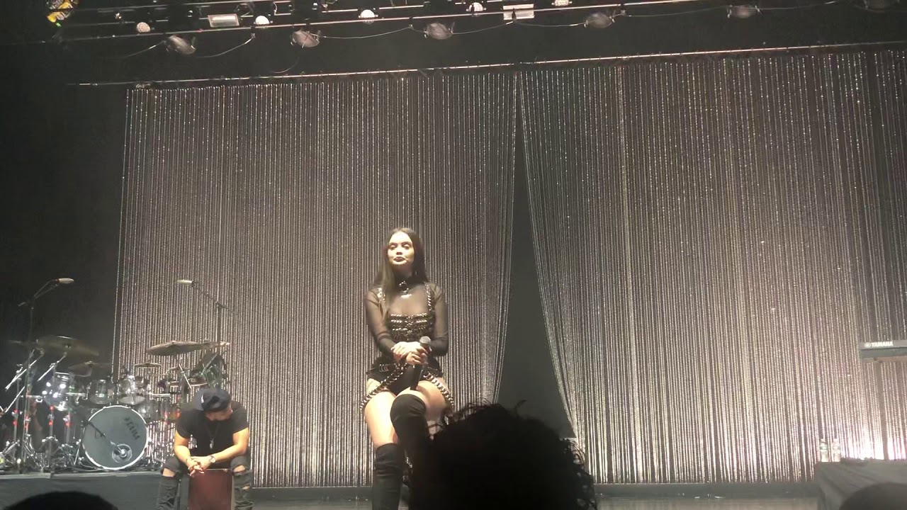 Sabrina Claudio - I Belong to You live.