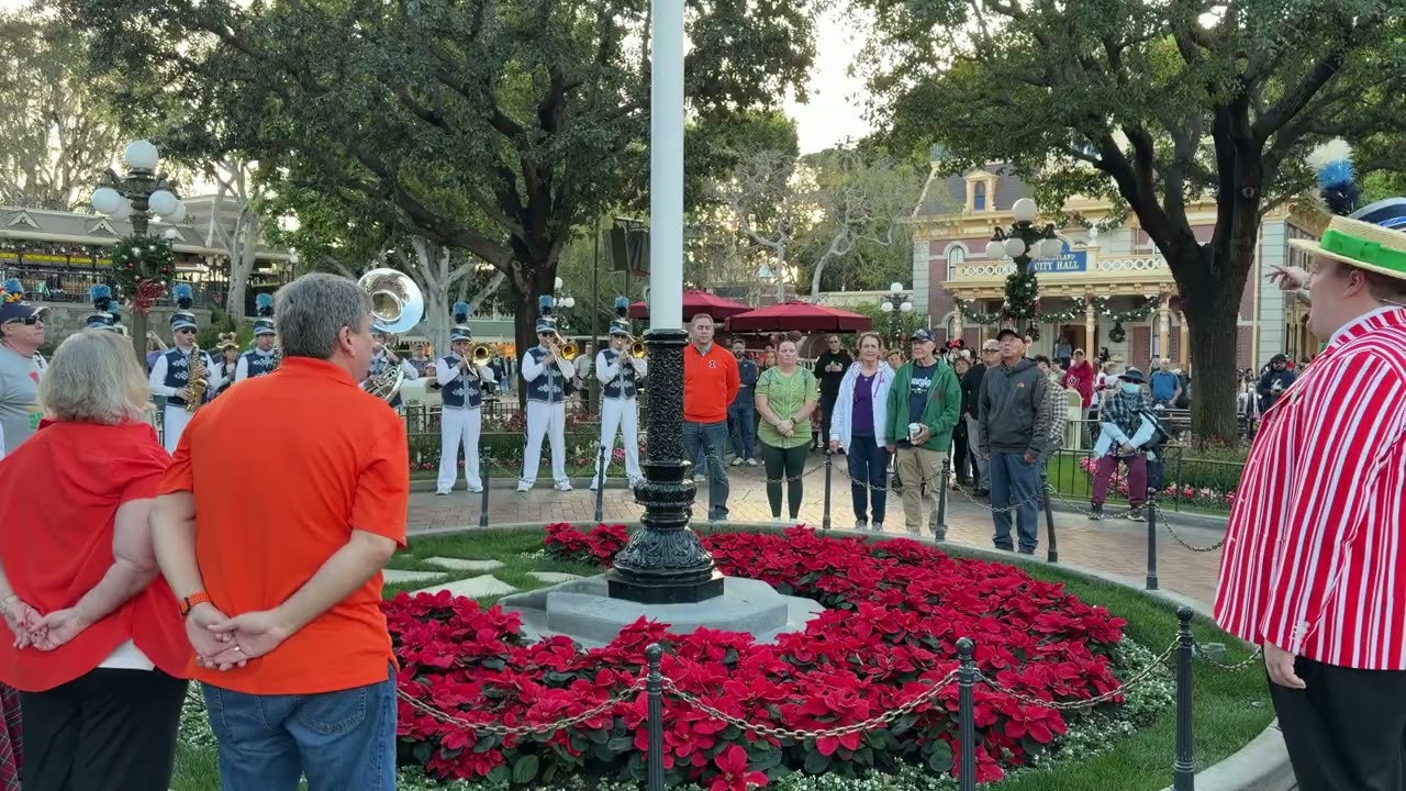 Диснейленд &mdash; Церемония спуска флага в формате 4K #disney #disneyland #disneyparks #patriotism