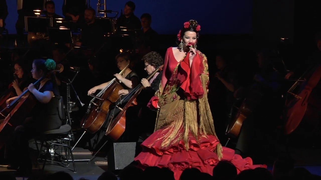 Erika Leiva en el Teatro Maestranza de Sevilla - Un rojo, rojo clavel