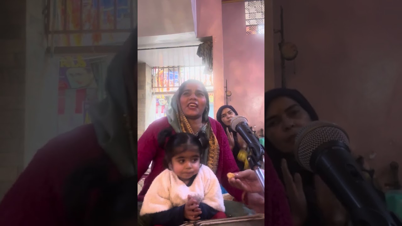 मेरी मैया तु आके गले से लगा 