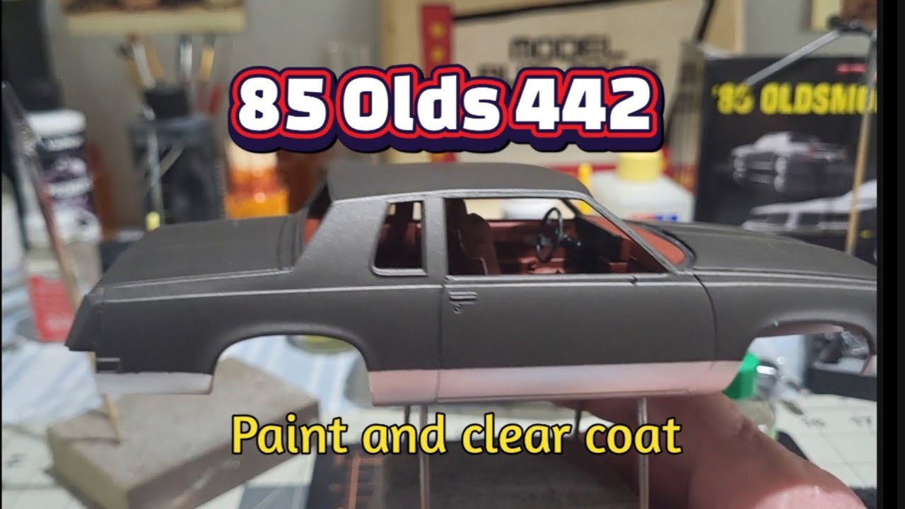 Модель Revell 85 Oldsmobile 442 покрашена и покрыта лаком!