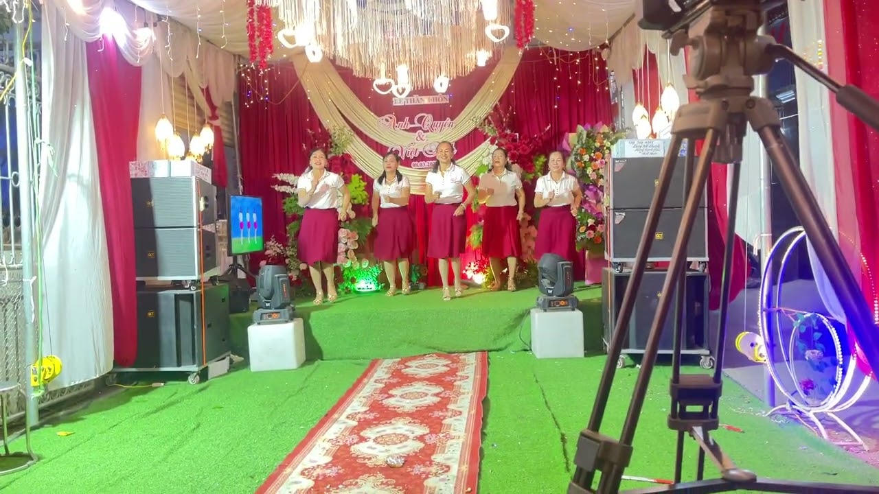 Đội múa thôn nội thượng ￼